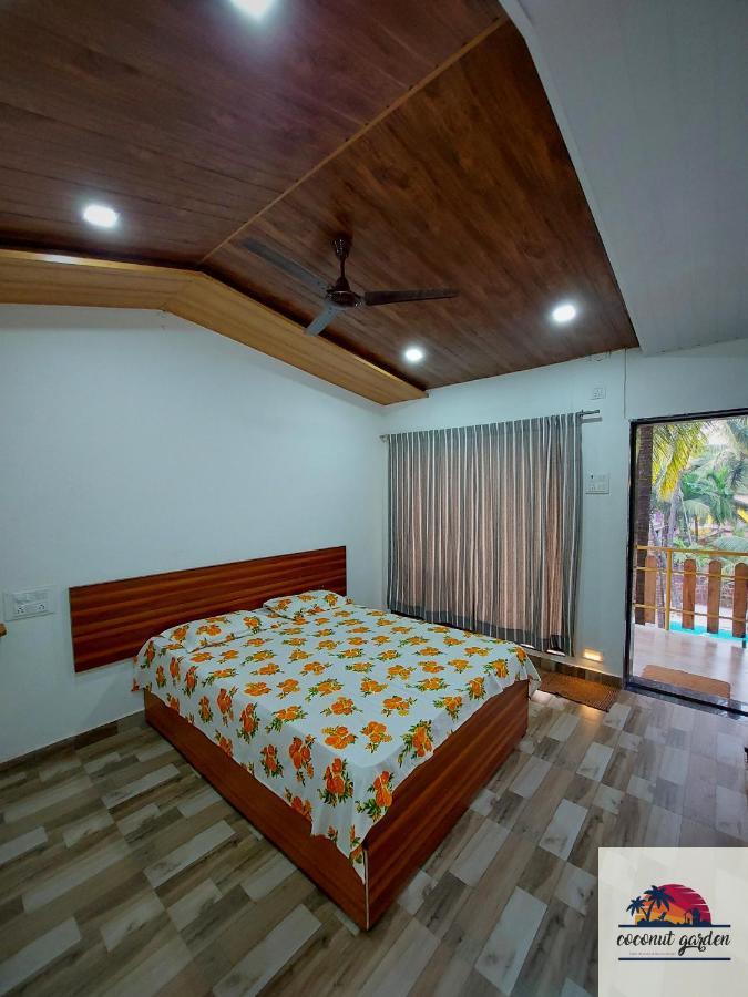 Coconut Garden Beach House Mālvan Esterno foto